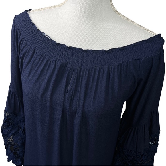 2 Chic Luxe Navy Lace Off the Shoulder Bell Sleeve Dress size: One Size - Picture 5 of 13